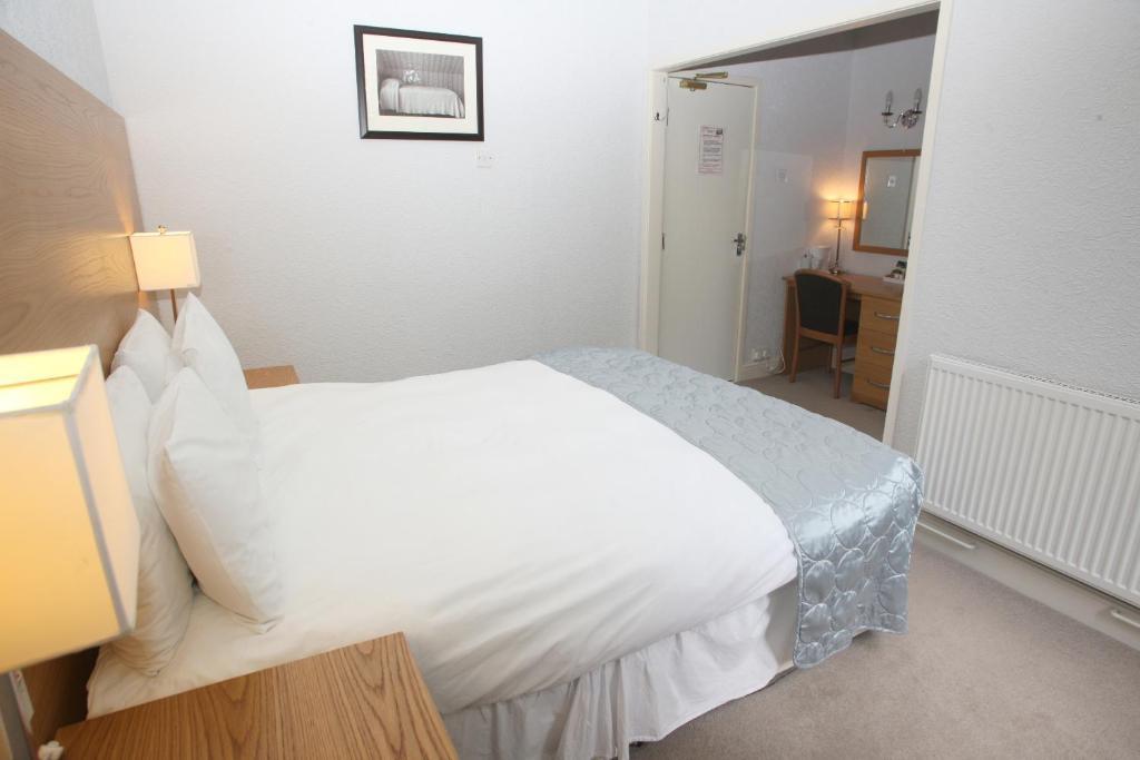 Cliff Lawn Hotelリーズ 部屋 写真